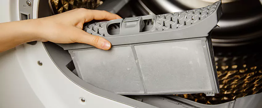 Signs Of A Clogged Dryer Lint Trap in Newburyport, Massachusetts